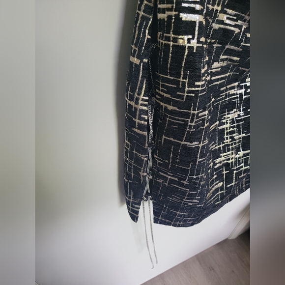 Elegant Black and Silver Metallic Strapless Dress - Picture 3 of 3